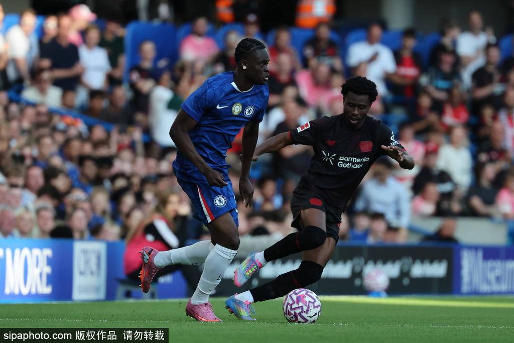 切尔西锋线告急！召回小将补缺，转会窗上演最后冲刺